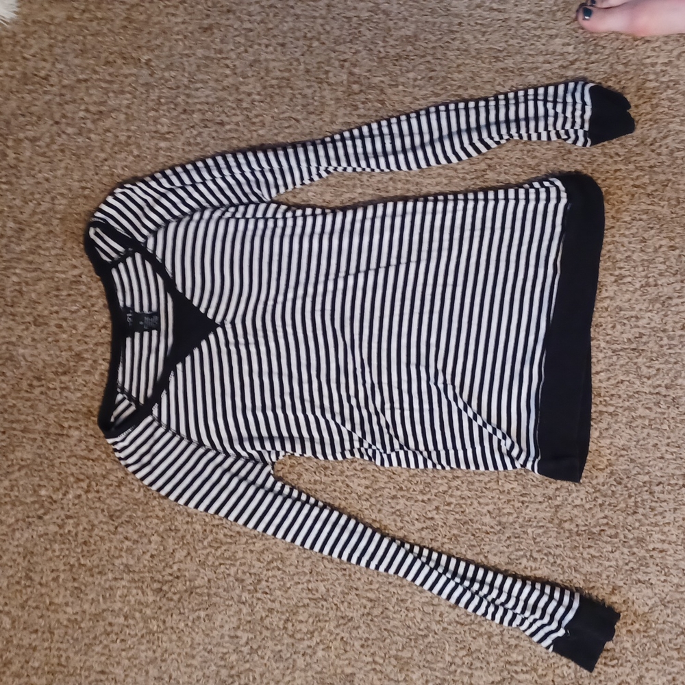 RUE 21 juniors lightweight striped shirt